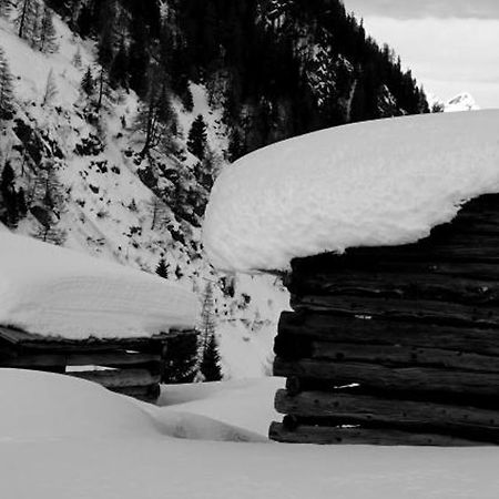 CIllas Appartements Kappl  Bagian luar foto